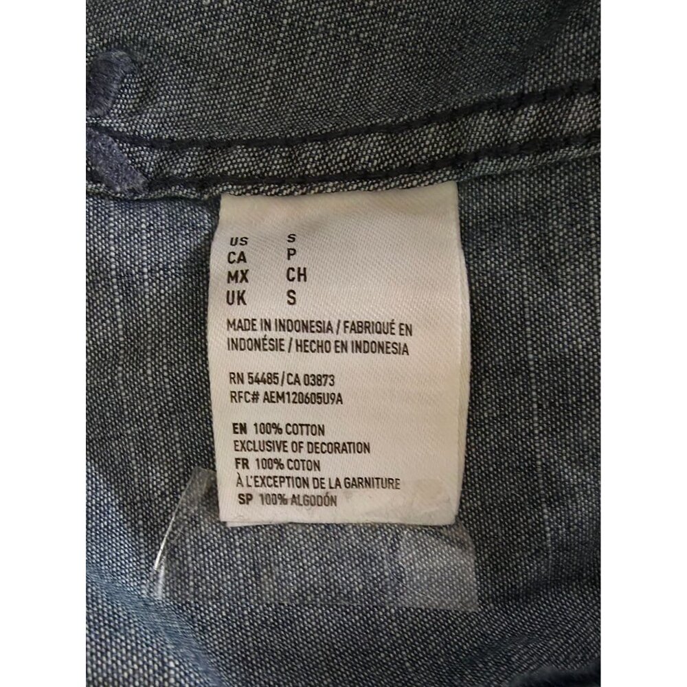 American Eagle Outfitters Boyfriend Fit Button Front Denim Shirt Size Small NWT - Picture 12 of 16
